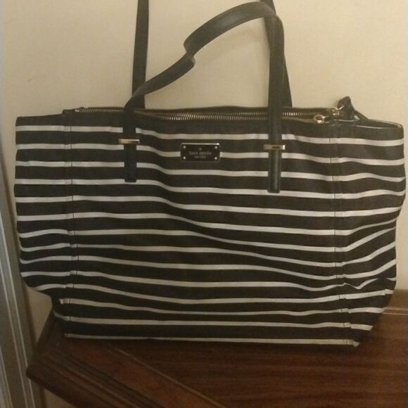 Kate Spade   - Picture 1 of 7